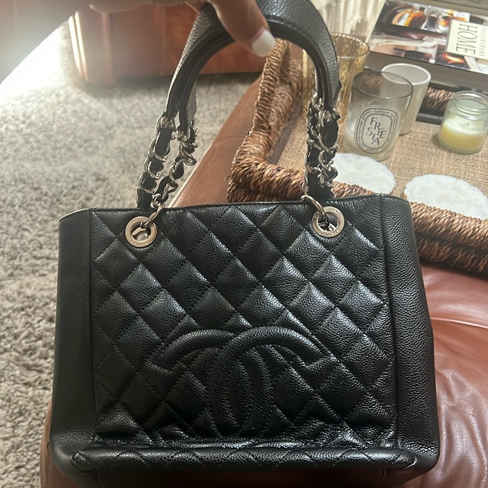 Chanel petite shopping tote